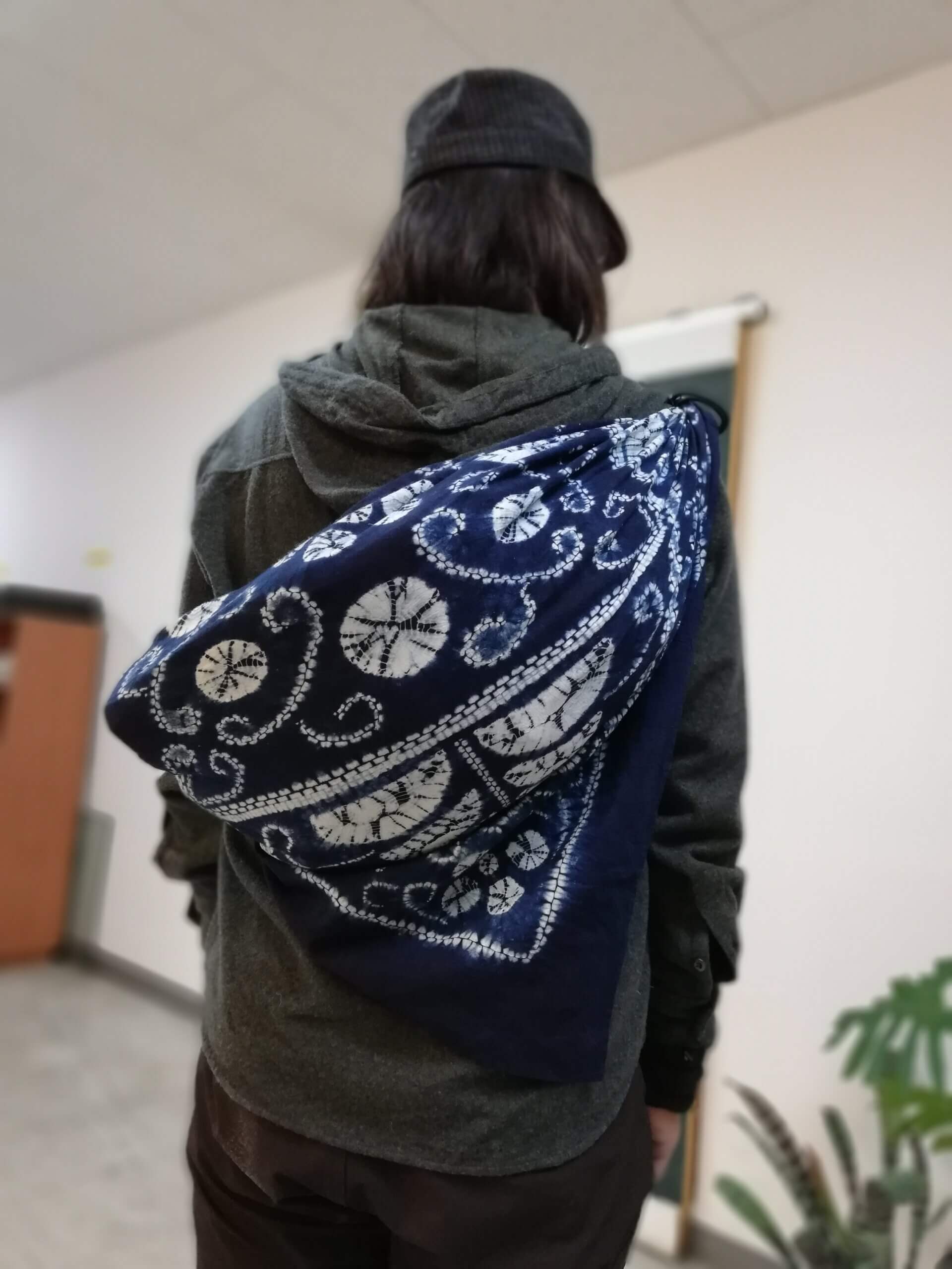 肩の荷を下ろす〜風呂敷の旅