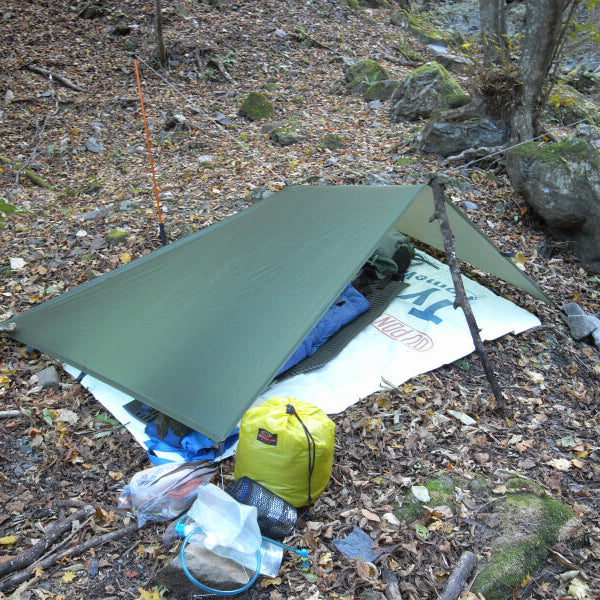 タープ設営バリエーション その2｜ソロタープ ベース－Hiker's Depot